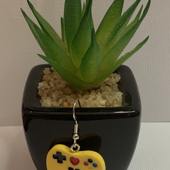 X Box Controller, Gaming Earrings, Gift Idea, Novelty Earrings, Silly Earrings - Picture 6 of 7